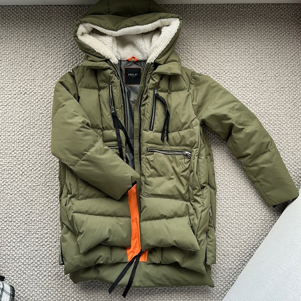Amazon puffer jacket Orolay. Size Small. Olive green. Like new